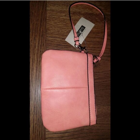 NWT! Wilson's Real Leather "Black Rivet' Wristlet - Picture 4 of 6